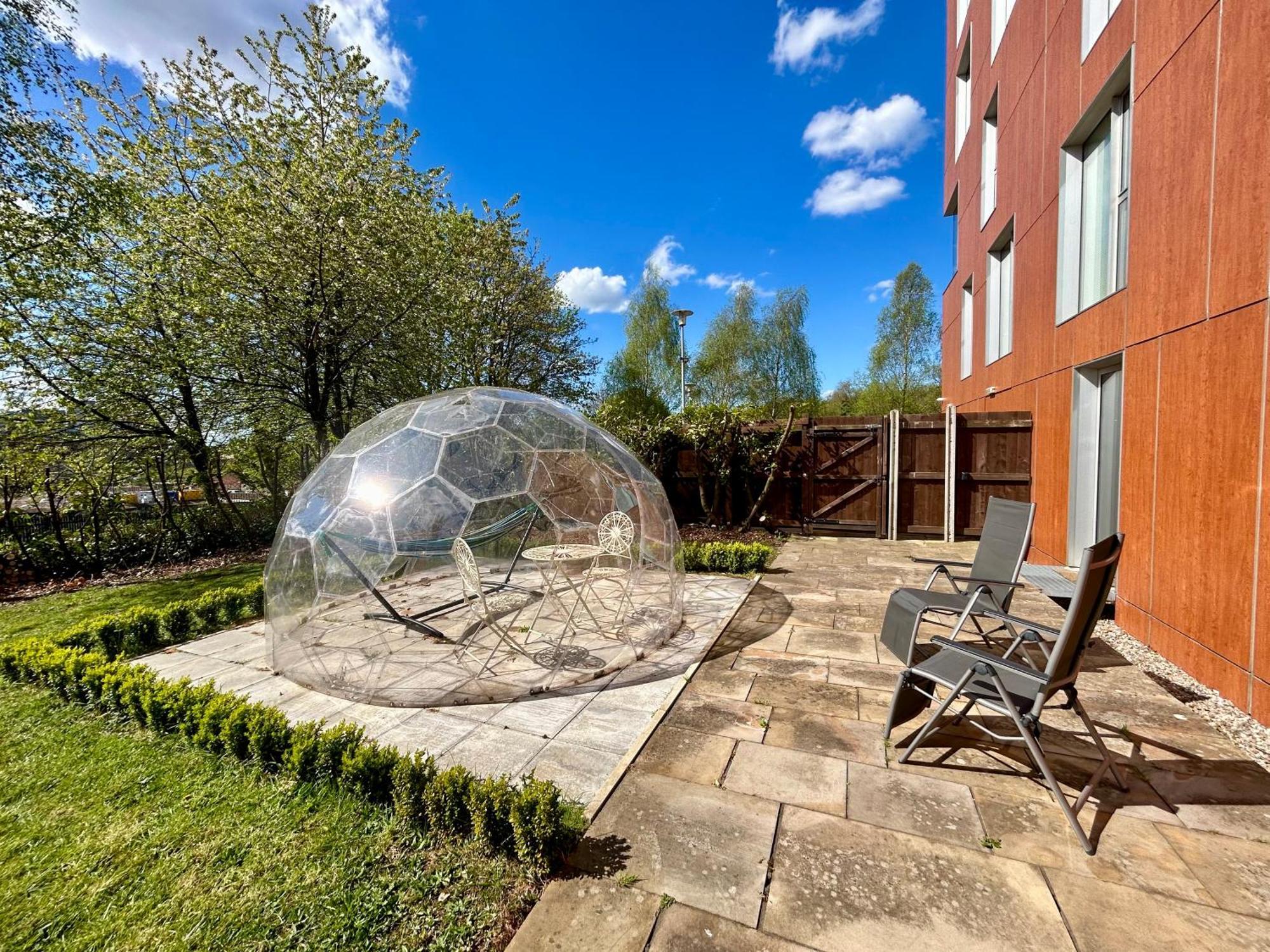 Private Garden Apartment With Geodome Manchester Exterior photo